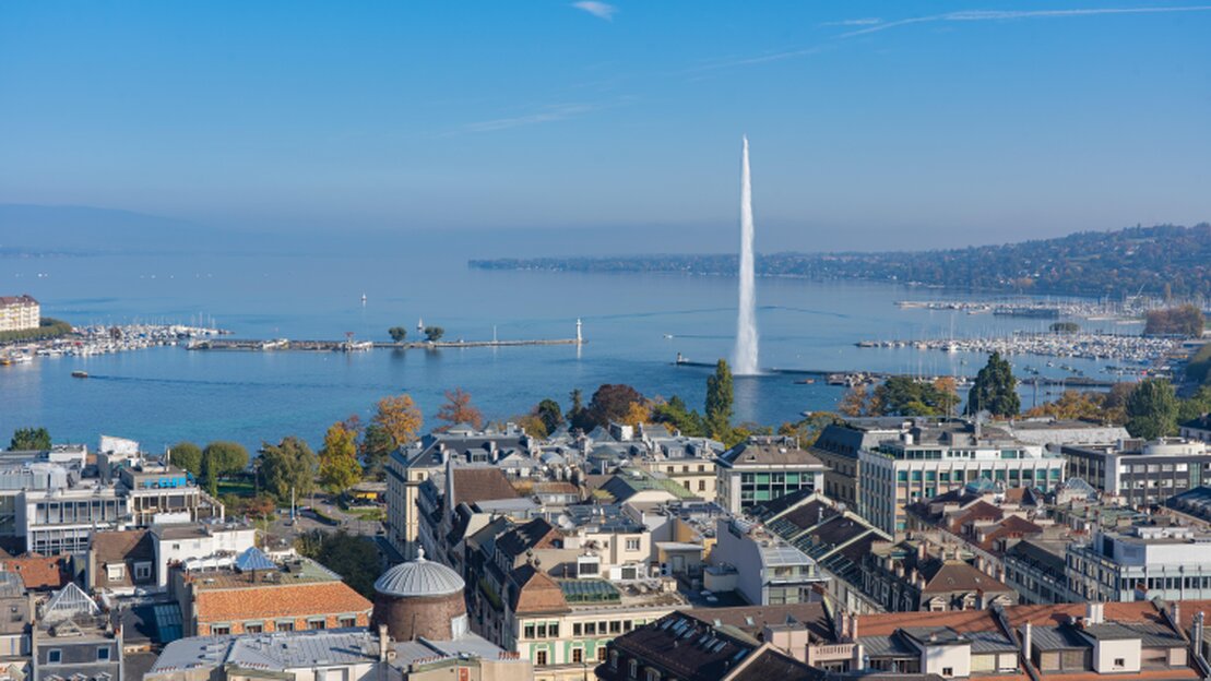 Ambassador Club Treffen mit Blick auf einen See in der Westschweiz